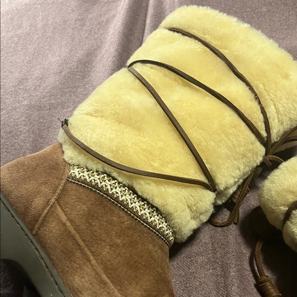 Ugg Women’s Maxi Lace up Waterproof Boot Size 10 - Picture 6 of 7